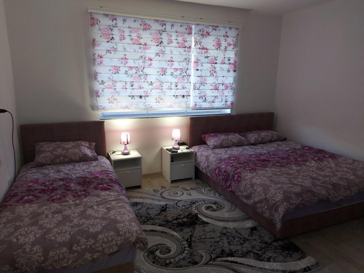 Lovely, Neat And Quite Apartment Dalia, Private Parking Сараево Екстериор снимка
