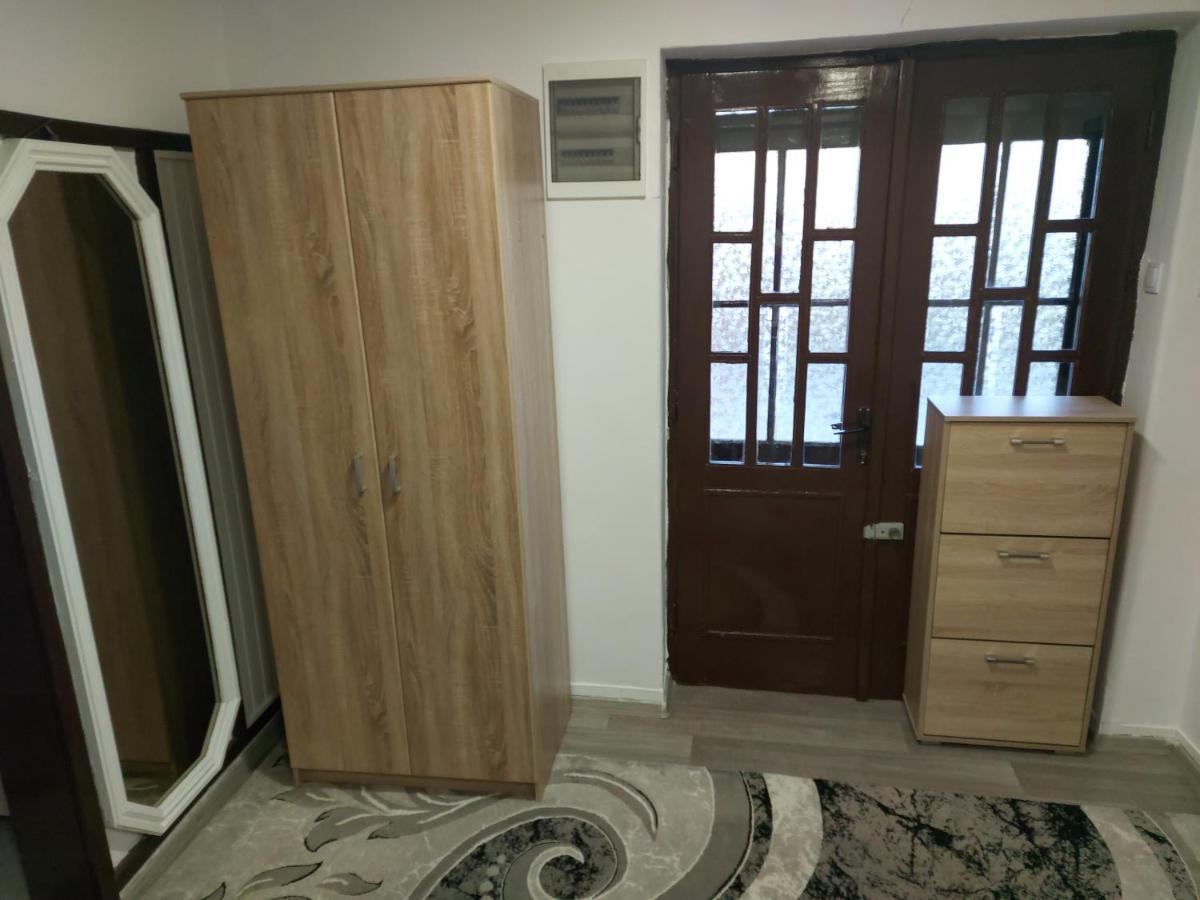Lovely, Neat And Quite Apartment Dalia, Private Parking Сараево Екстериор снимка