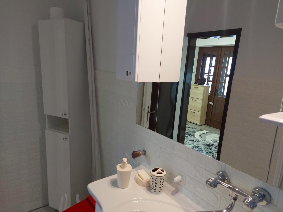 Lovely, Neat And Quite Apartment Dalia, Private Parking Сараево Екстериор снимка