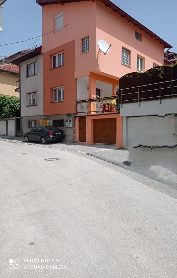 Lovely, Neat And Quite Apartment Dalia, Private Parking Сараево Екстериор снимка