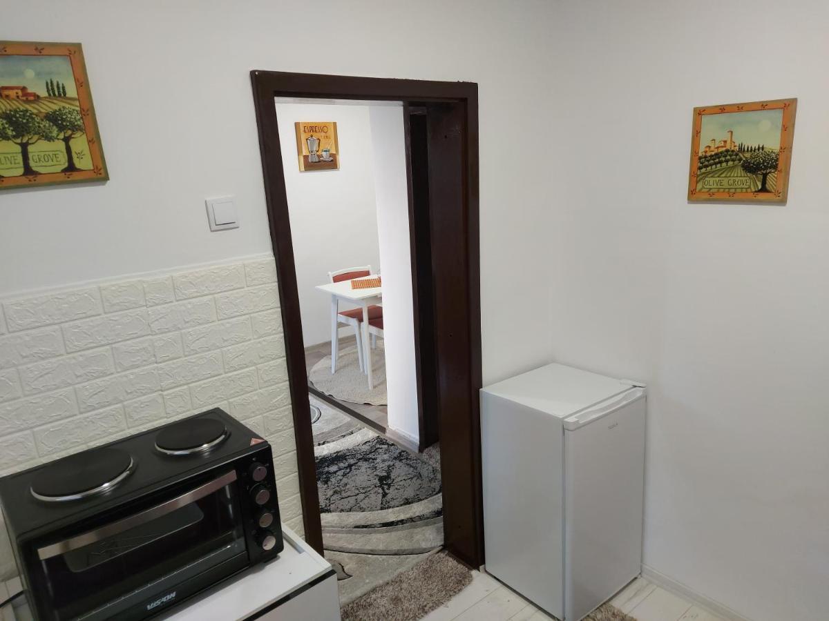 Lovely, Neat And Quite Apartment Dalia, Private Parking Сараево Екстериор снимка