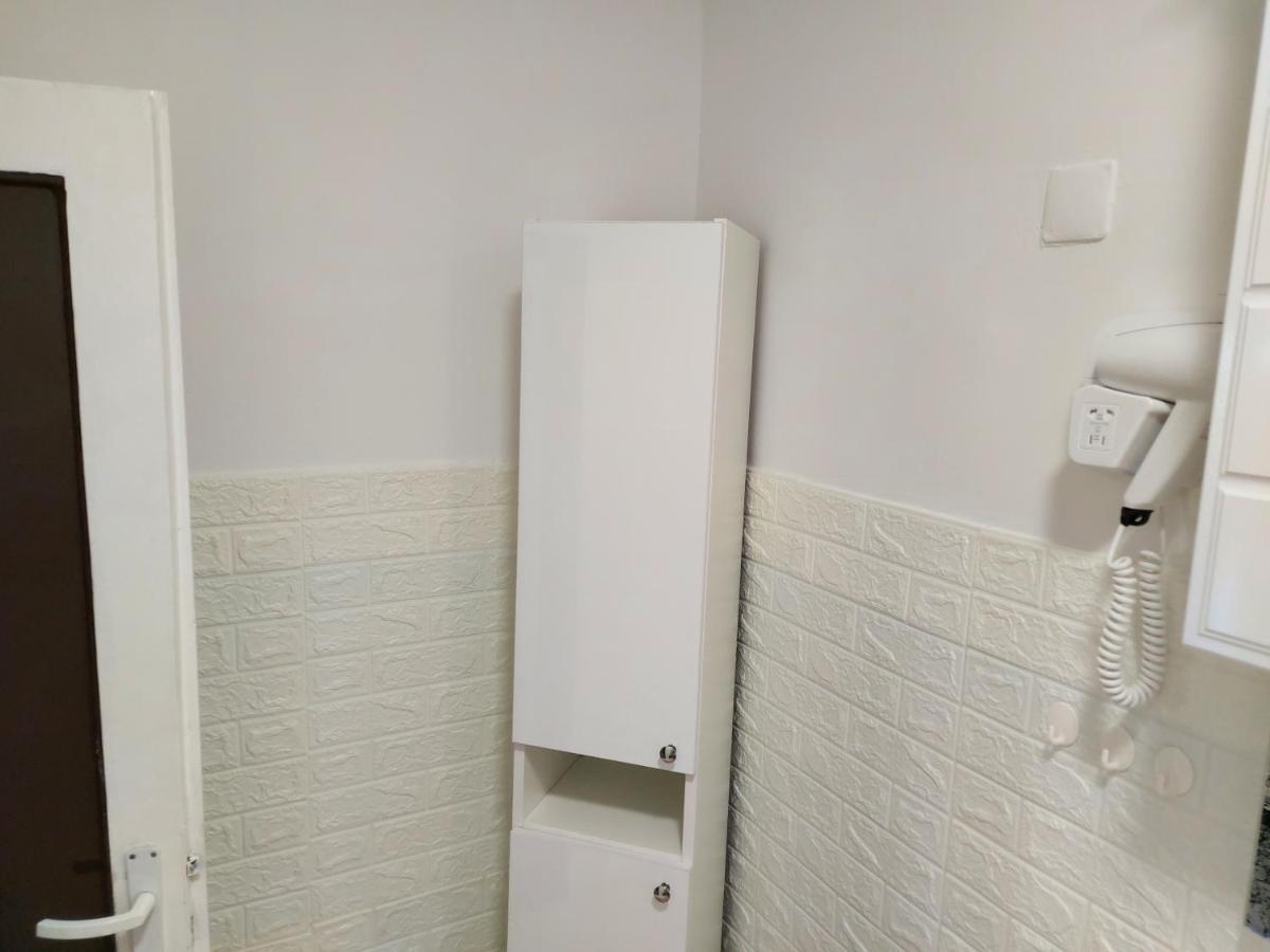 Lovely, Neat And Quite Apartment Dalia, Private Parking Сараево Екстериор снимка