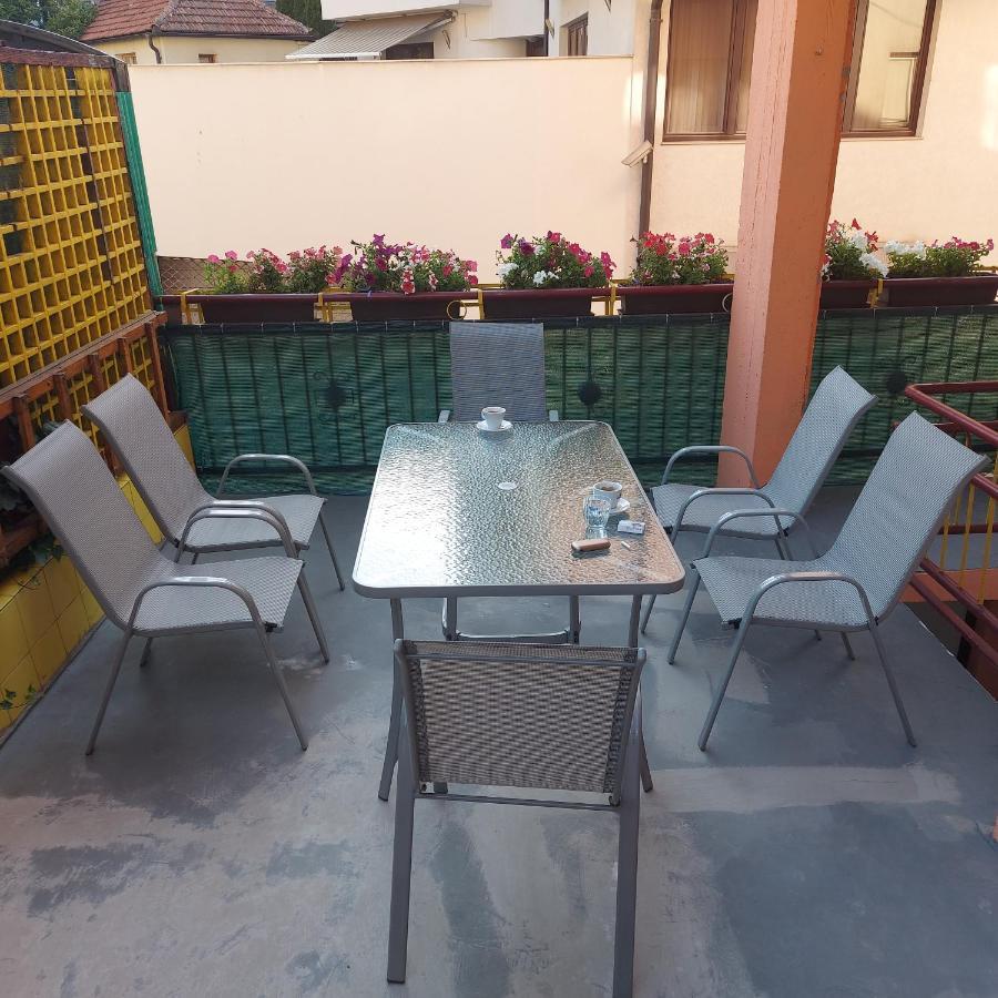 Lovely, Neat And Quite Apartment Dalia, Private Parking Сараево Екстериор снимка