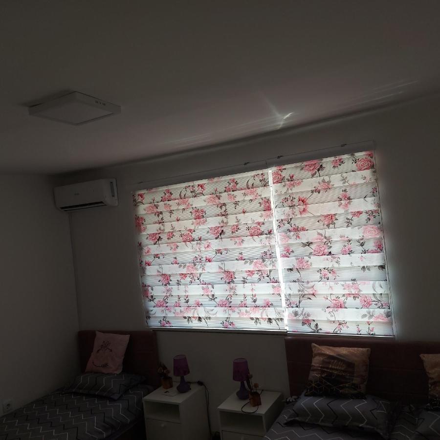 Lovely, Neat And Quite Apartment Dalia, Private Parking Сараево Екстериор снимка